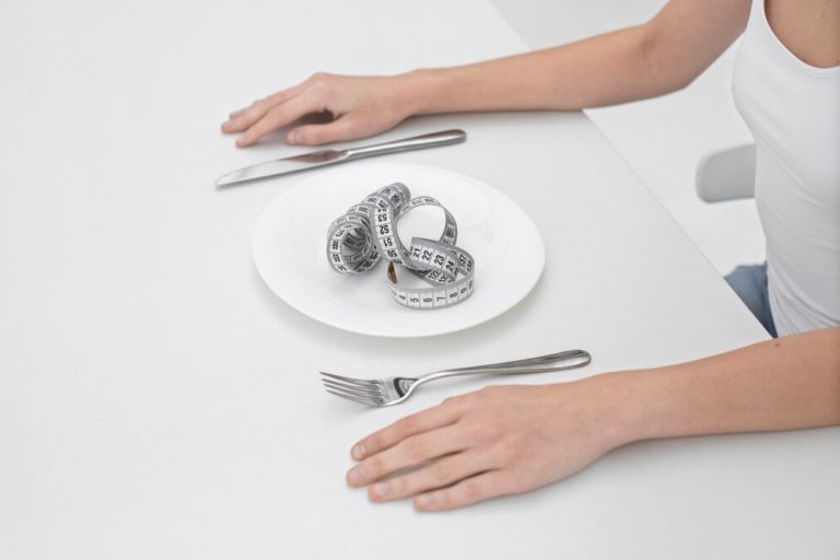 Anorexia: mitos e verdades sobre esse transtorno alimentar