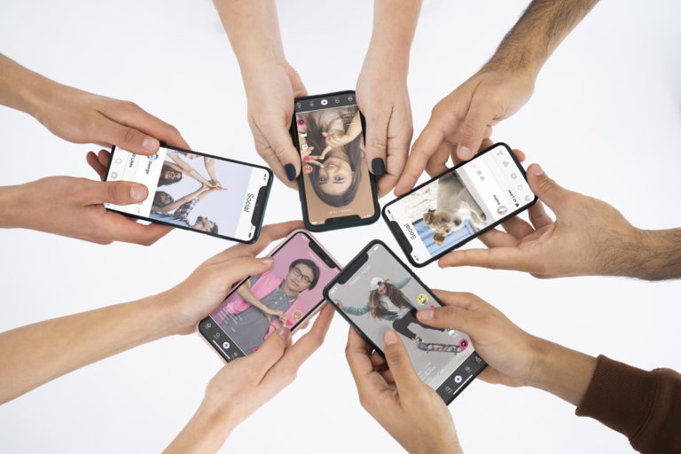 Como os filtros das redes sociais moldam a autoimagem
