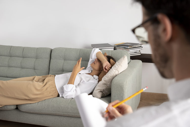 Abordagem Psicanalítica: o que é, como Funciona e Benefícios